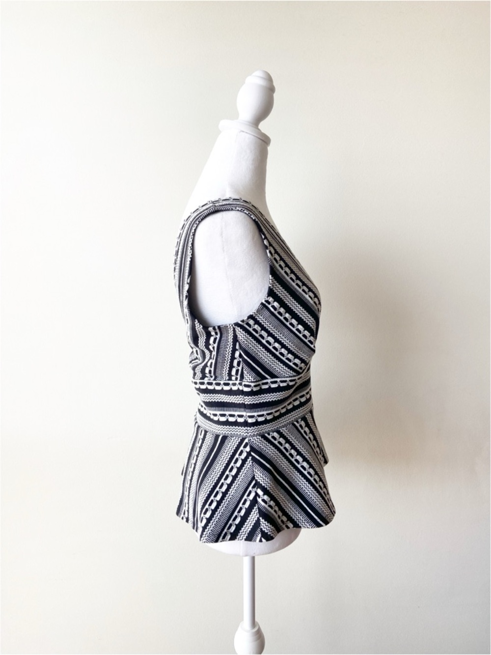 Anthropologie Black & White Striped V-Neck Peplum Top Size M - Picture 2 of 5